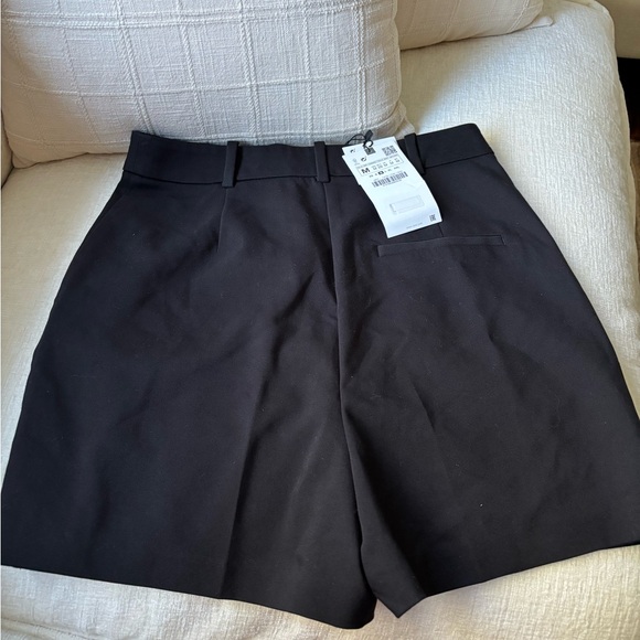 NWT
ZARA black tailored shorts  both chic and timeless   Sz Medium - Picture 10 of 10